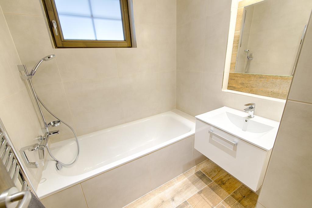 אברטאמי Apartment Hotel Orion מראה חיצוני תמונה